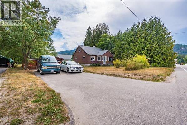 602 5th Street, Castlegar, BC V1N2C5