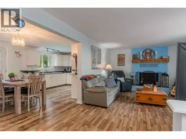 Montrose, BC V0G1P0,705 8TH Avenue