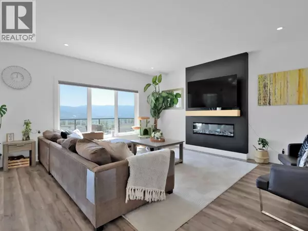 Kelowna, BC V1V0A8,767 Acadia Street