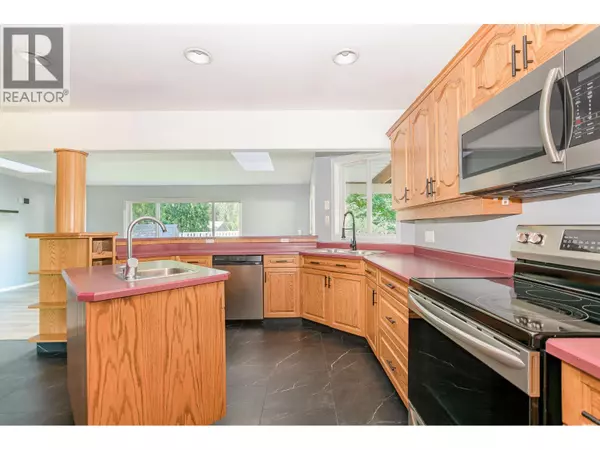 Sicamous, BC V0E2V1,714 Maple Street