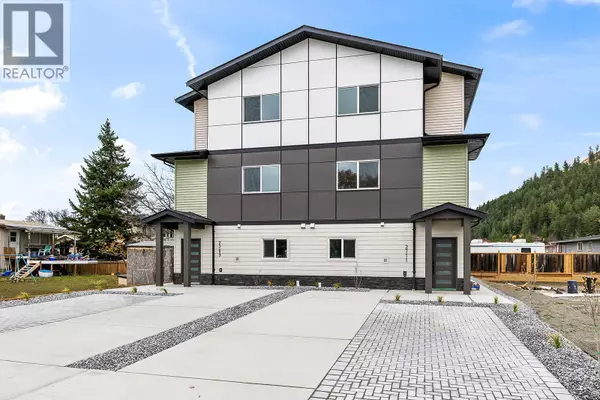 2711 Hewl Road, West Kelowna, BC V1Z1N1