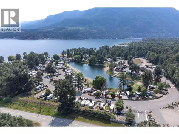 17 Osprey Lane, Lee Creek, BC V0E1M4