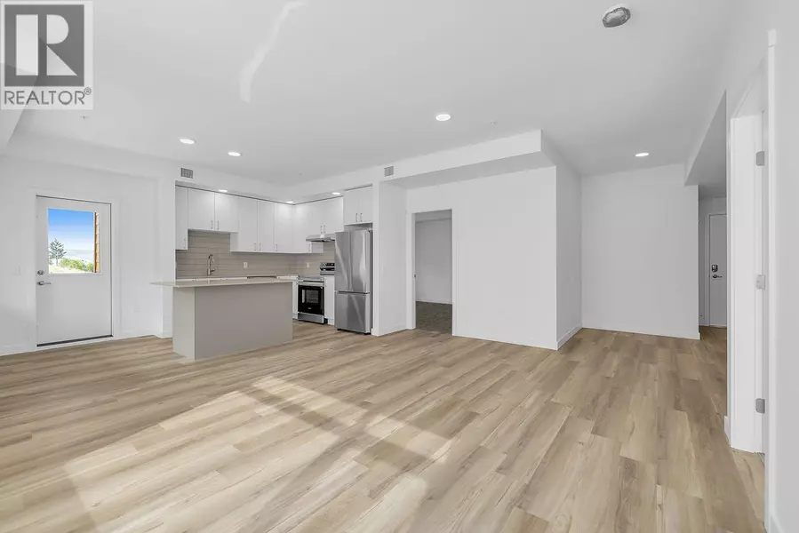 1057 Frost RD #302, Kelowna, BC V1W0G7