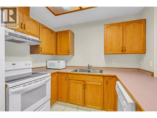 Penticton, BC V2A6G4,3310 Skaha Lake RD #306