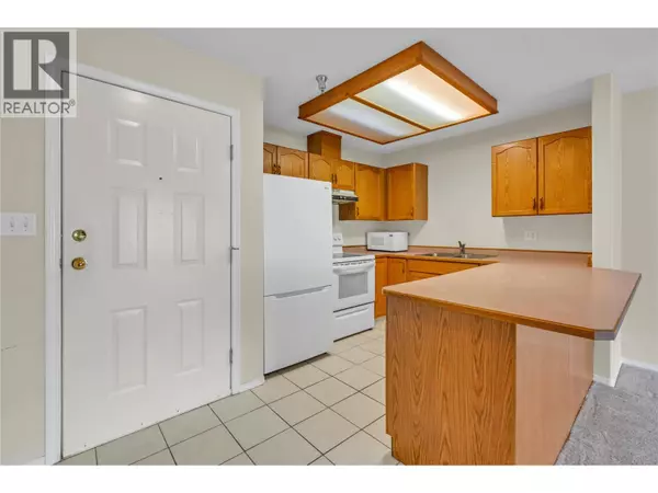 Penticton, BC V2A6G4,3310 Skaha Lake RD #306