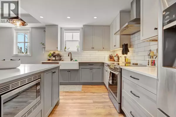 Kelowna, BC V1Y5M5,784 Glenwood Avenue