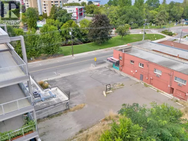 Penticton, BC V2A4L5,98 ELLIS Street