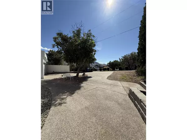 Osoyoos, BC V0H1V2,8807 Gala Crescent