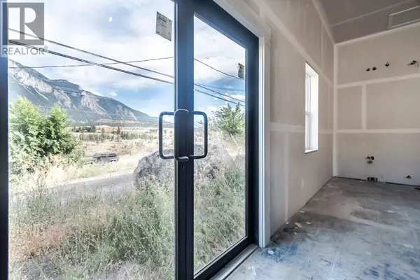 Lillooet, BC V0K1V0,341 Main ST #102