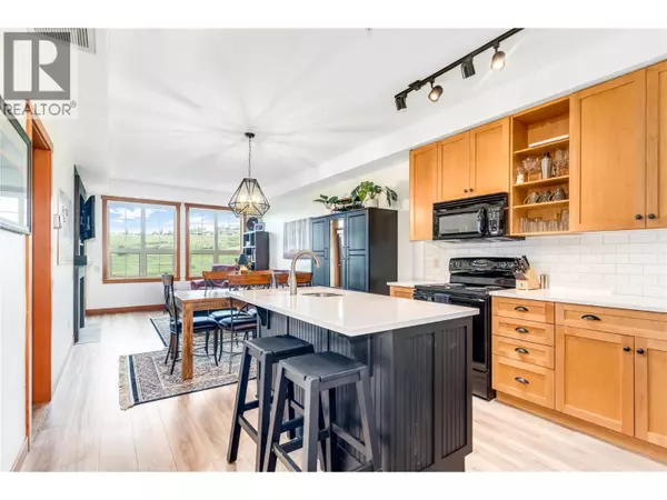 Vernon, BC V1H1T2,105 Village Centre CT #323