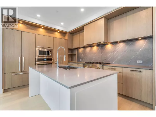 Kelowna, BC V1W0G6,3409 Lakeshore RD #PH S607