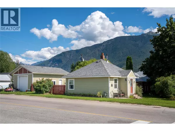 600 Eighth Street E, Revelstoke, BC V0E2S0
