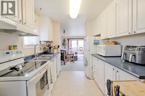 Kelowna, BC V4V1R6,720 Commonwealth RD #47