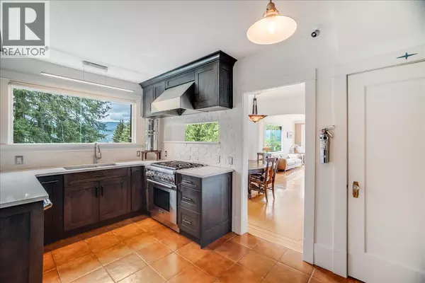 Nelson, BC V1L3G1,417 Hamilton Avenue