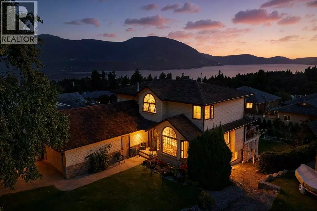 Salmon Arm, BC V1E1K1,2121 3 Avenue SE