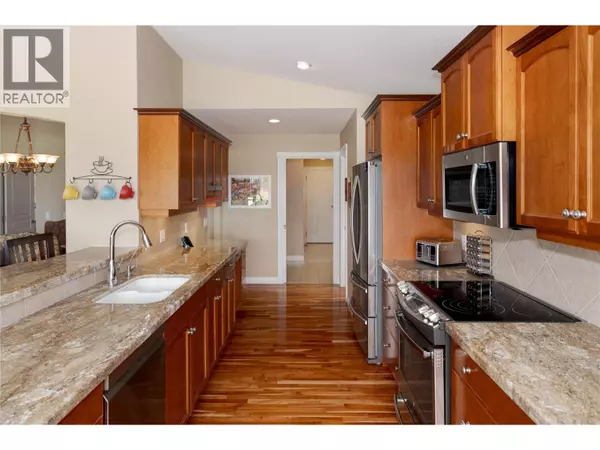 Kelowna, BC V1V2S8,2455 Quail Ridge BLVD #111