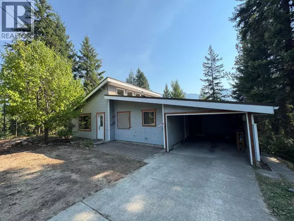 102 Chase Road, Christina Lake, BC V0H1E0