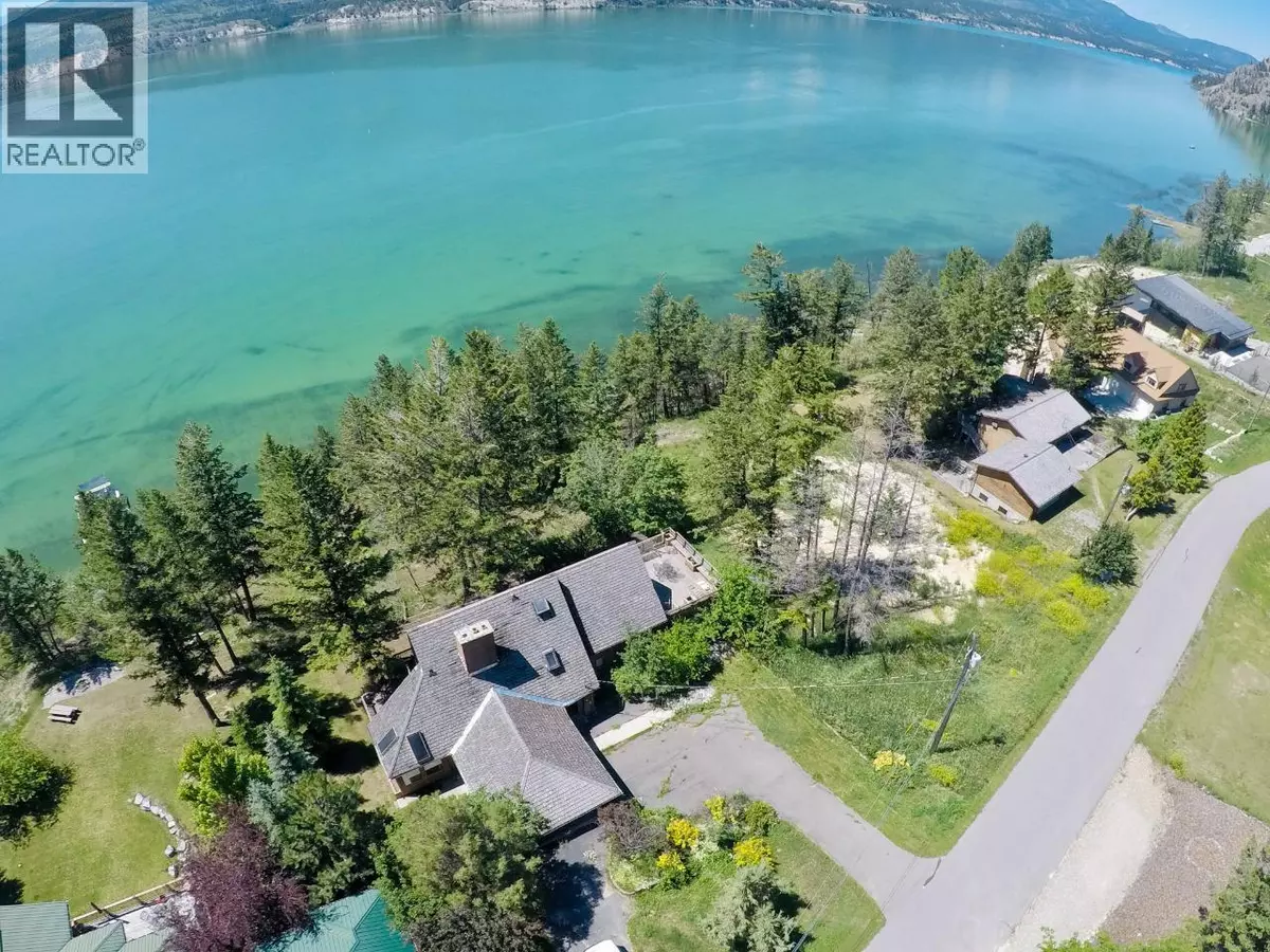 Canal Flats, BC V0B1B0,8397 RICHARDSON Crescent