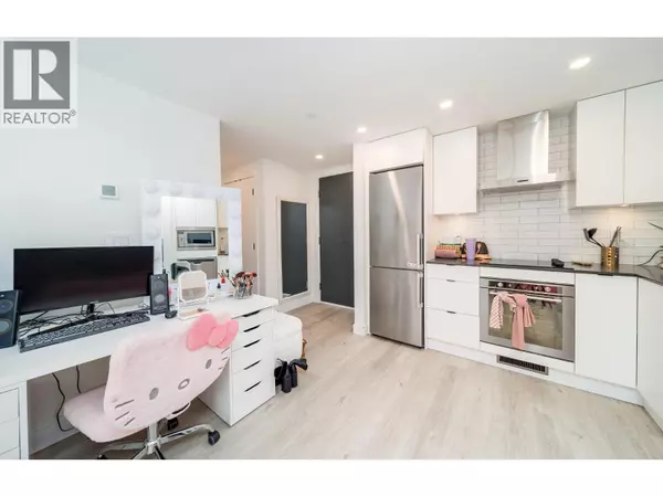 Kelowna, BC V1Y6P1,1471 St Paul ST #703