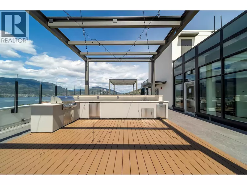 1471 St Paul ST #703, Kelowna, BC V1Y6P1