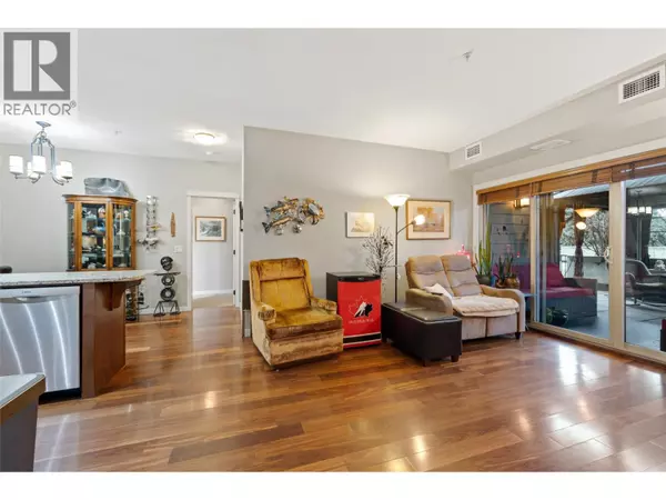 Kelowna, BC V1Y6H5,2142 Vasile ST #107