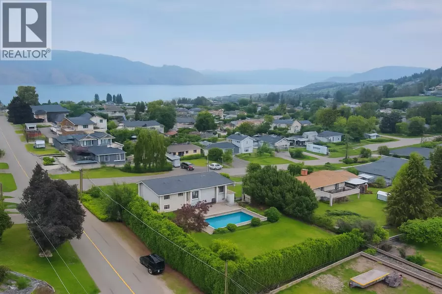810 Westbrook Drive, West Kelowna, BC V1Z1R3