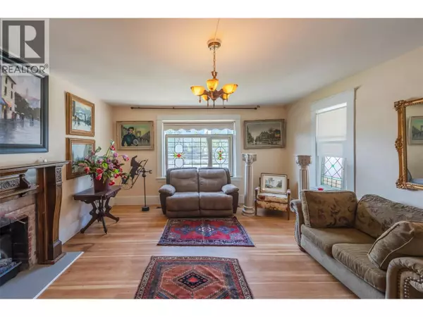 Penticton, BC V2A5N7,728 Argyle Street