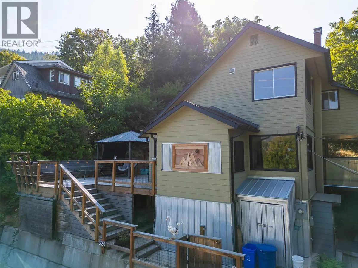 Nelson, BC V1L3Z2,320 CHATHAM Street