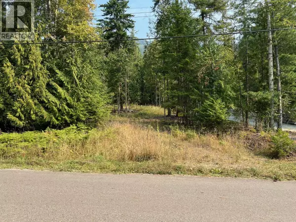 7283 Estate Place, Anglemont, BC V0E1M8