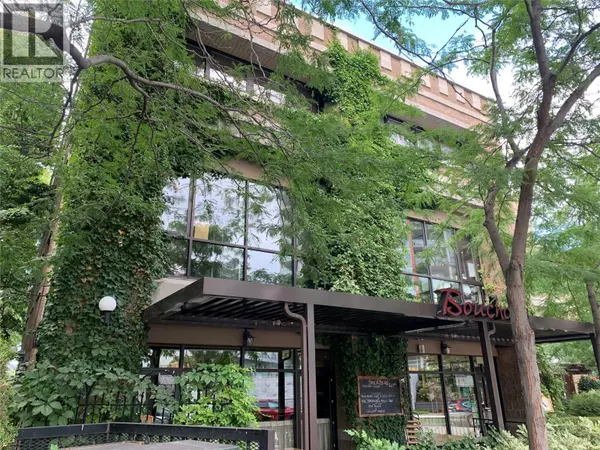 Kelowna, BC V1Y9W6,1180 Sunset DR #205