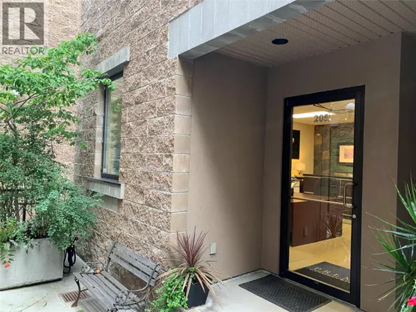 Kelowna, BC V1Y9W6,1180 Sunset DR #205