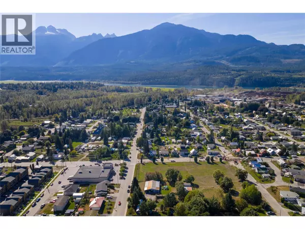 419 Edward Street, Revelstoke, BC V0E2S0