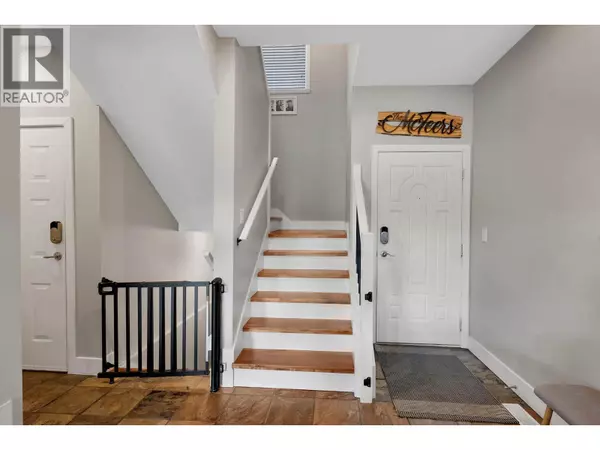 Kamloops, BC V2E0A5,2046 ROBSON PL #49