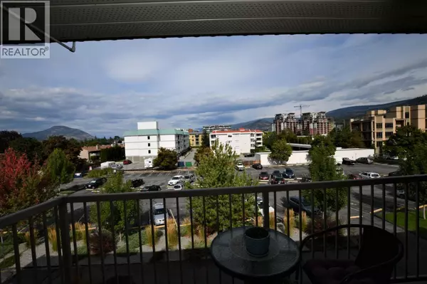 Penticton, BC V2A7J6,130 Skaha PL #406