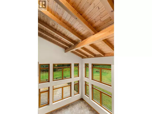 Revelstoke, BC V0E2S3,3266 Airport Way