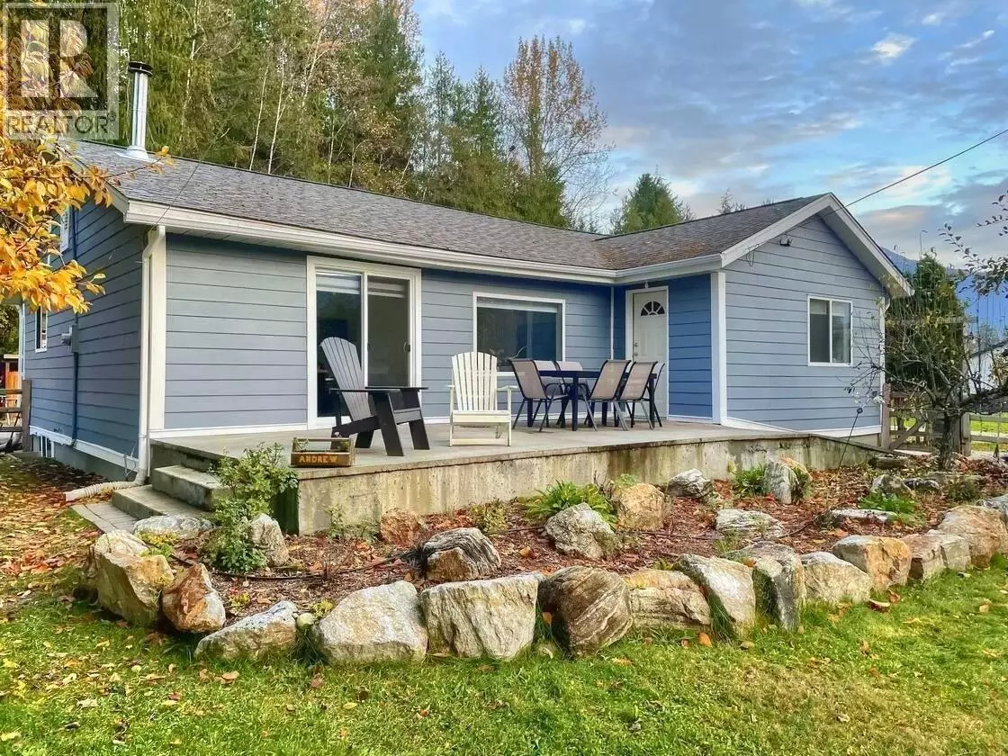 Nakusp, BC V0G1R0,517 3A Avenue NW