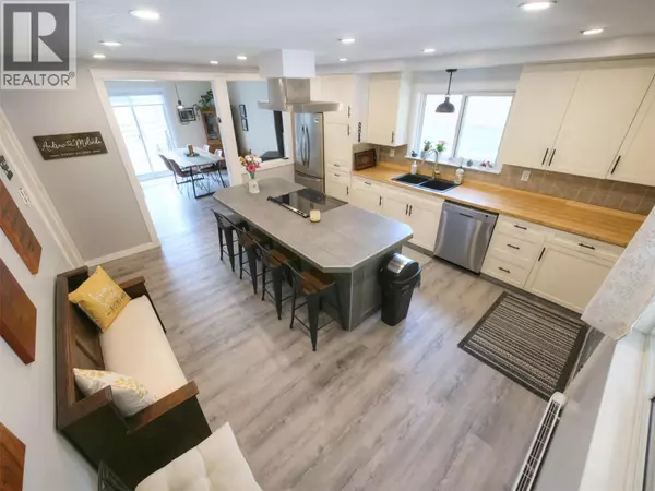 Nakusp, BC V0G1R0,517 3A Avenue NW