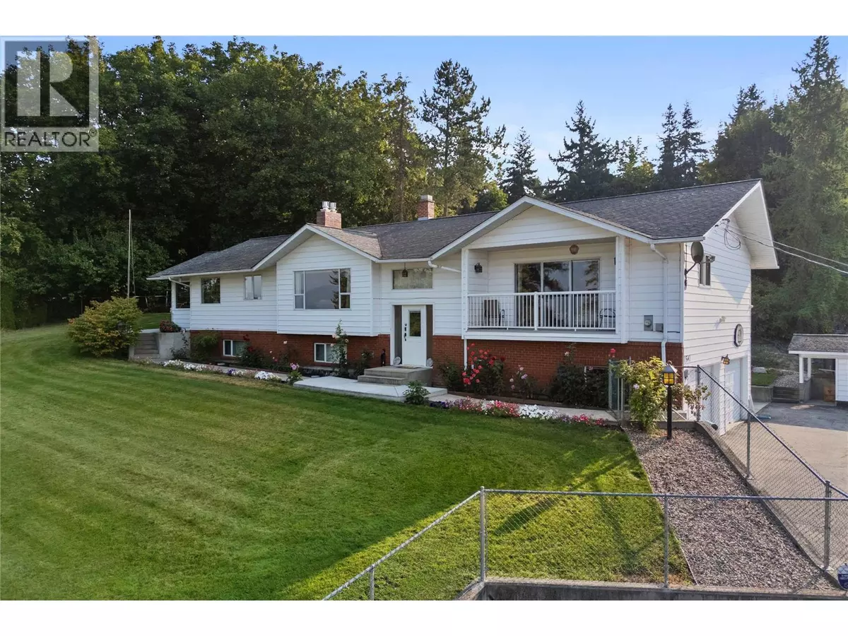 Salmon Arm, BC V1E3X8,1541 20 Avenue NE