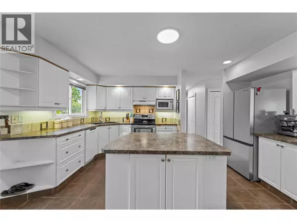 Kamloops, BC V2B6V9,2584 TUPELA Drive