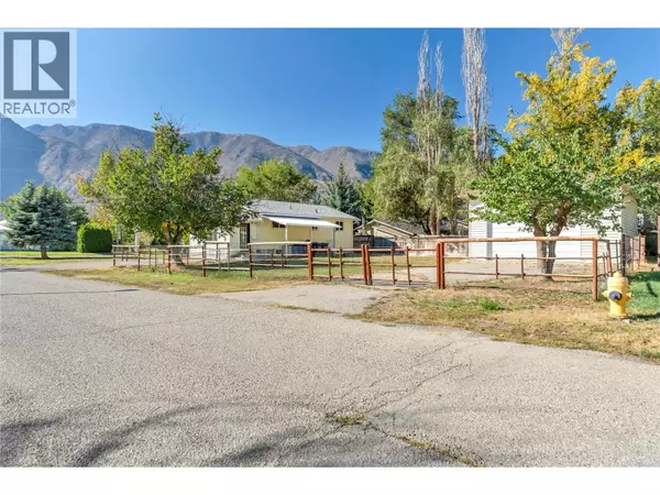 Keremeos, BC V0X1N2,714 2nd Avenue
