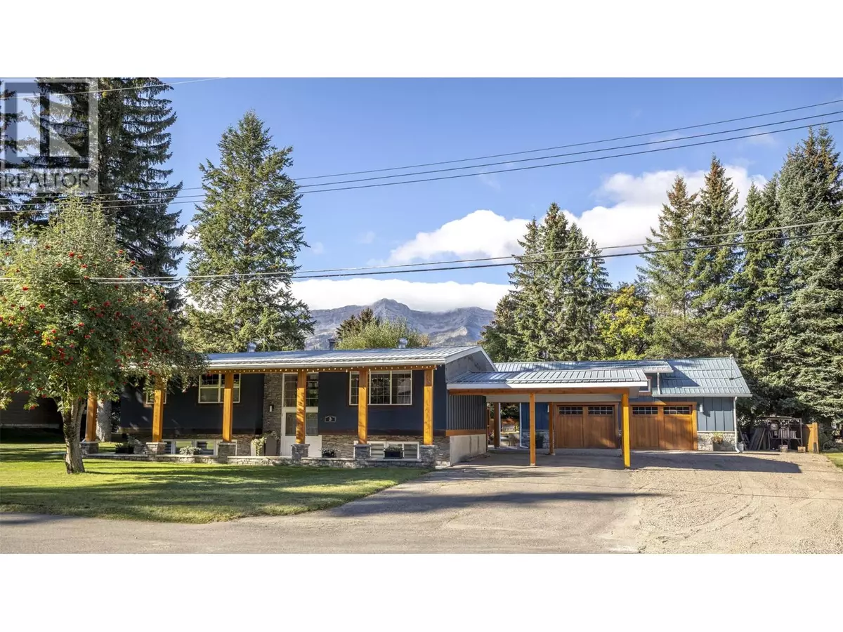 Fernie, BC V0B1M0,3 Elkview Crescent