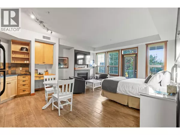 Vernon, BC V1H1T2,105 Village Centre CT #321