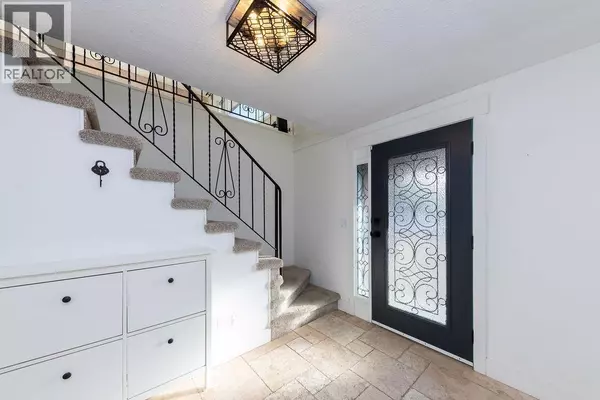 Kamloops, BC V2B7P5,1595 HILLCREST Avenue