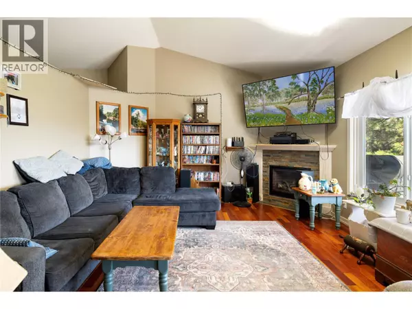 Kelowna, BC V1V1N1,2391 Nahanni Court