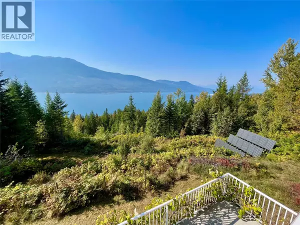 Nakusp, BC V0G1R1,455 Crescent Bay Road