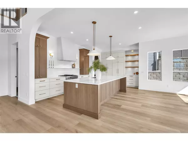 Kelowna, BC V1V2C6,1439 Whistling Pine Place