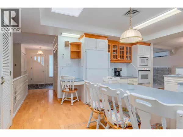 Trail, BC V1R2X4,3581 Aster Drive
