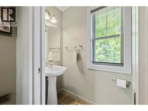 Kelowna, BC V1X8B1,146 McCurdy RD #2