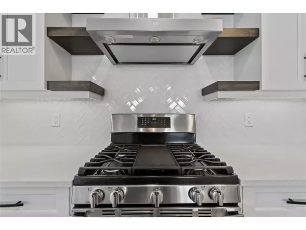 Salmon Arm, BC V1E0H2,1840 10 ST Southwest #9