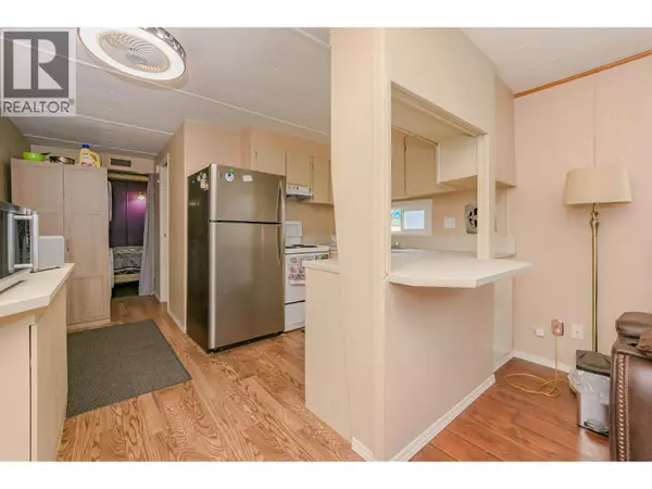 Mara, BC V0E2K0,1 Robson Road